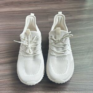 Women's Tennis Shoes | Lightweight | Light Beige | Size 10 | WORN ONCE!